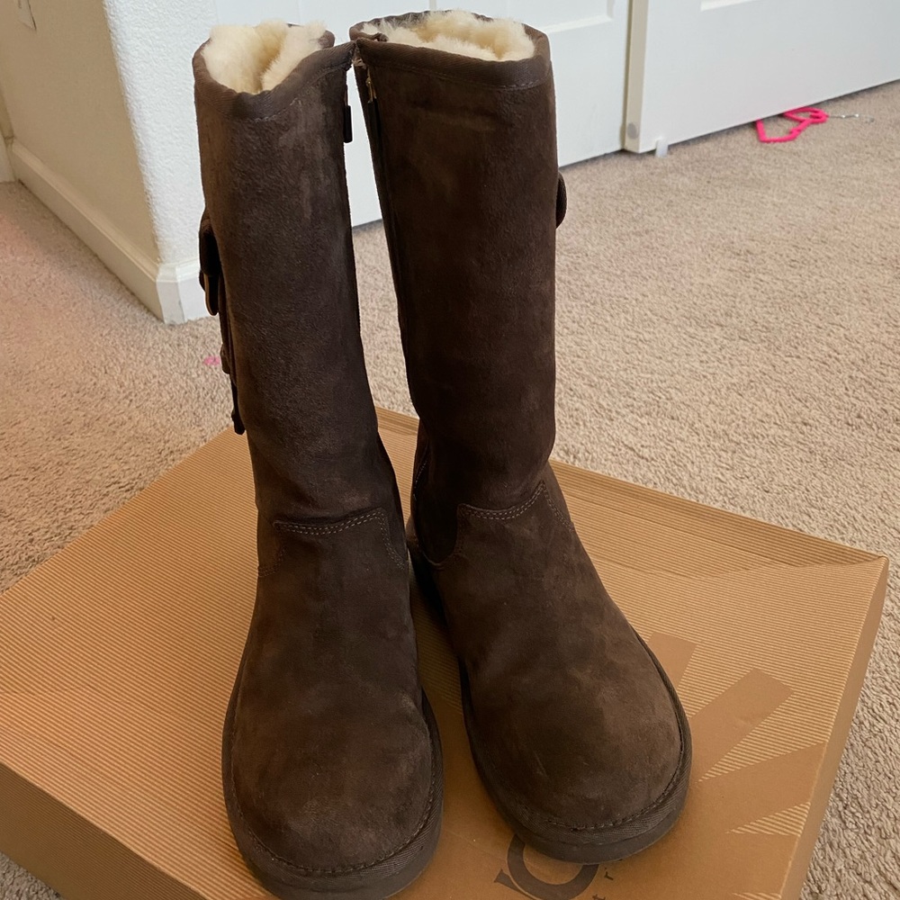 UGG